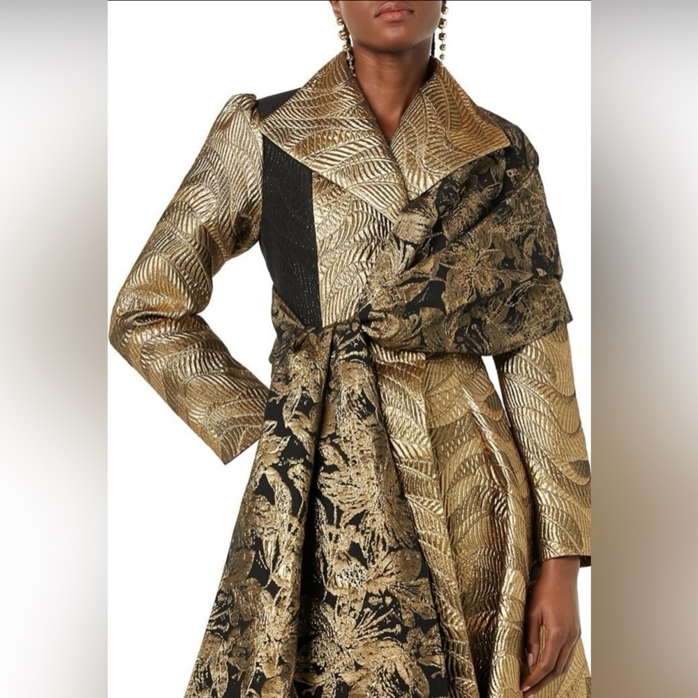 NEW- MAKING THE CUT Women's Standard Metallic Jaquard Coat & Scarf COLOR: Gold